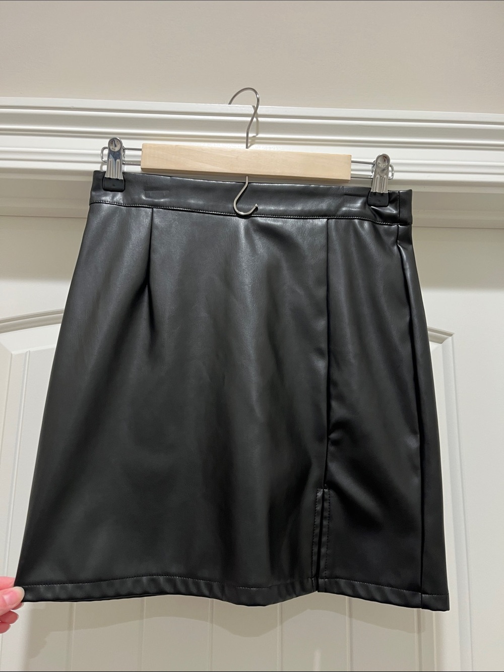 Cupshe Black Faux Leather Mini Skirt